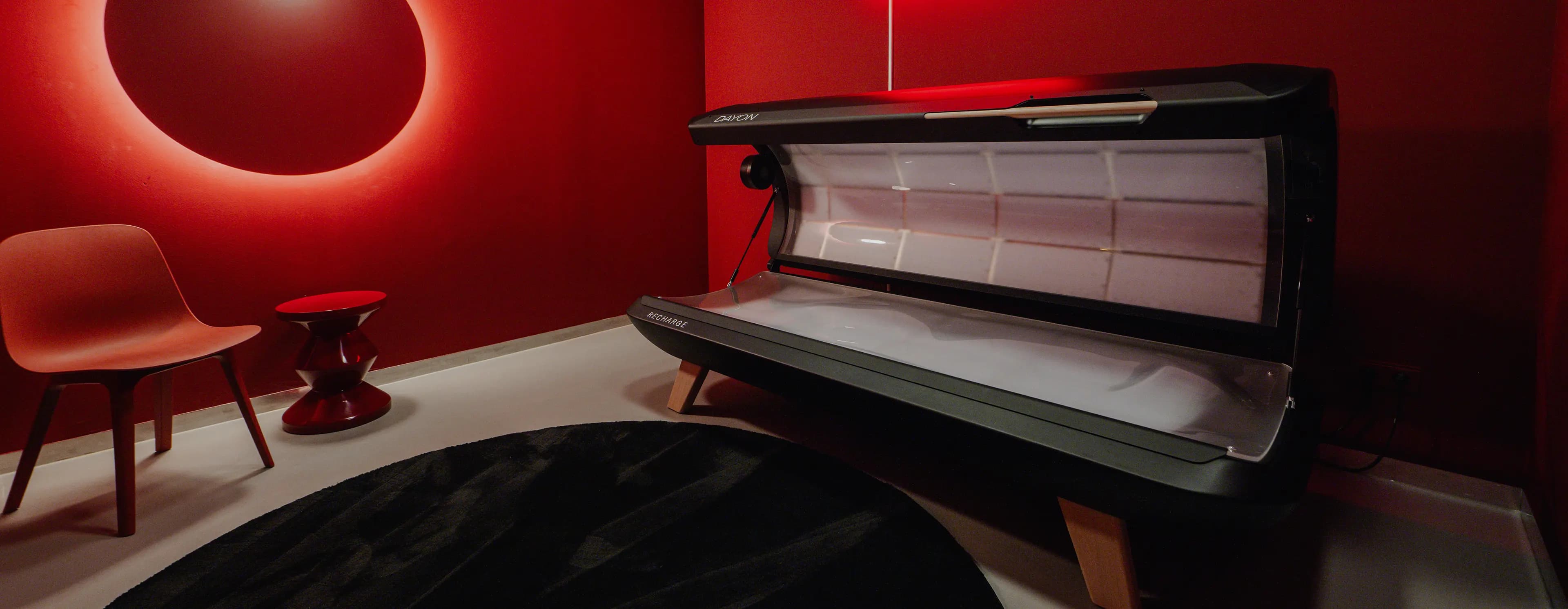 Red Light Therapy Full-Body bed at the Clubsportive wellness section.