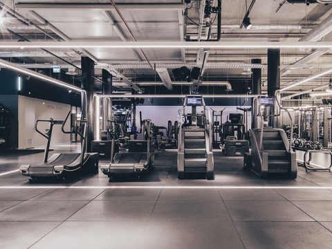 2500m2 high-end gym with the newest Technogym equipment.